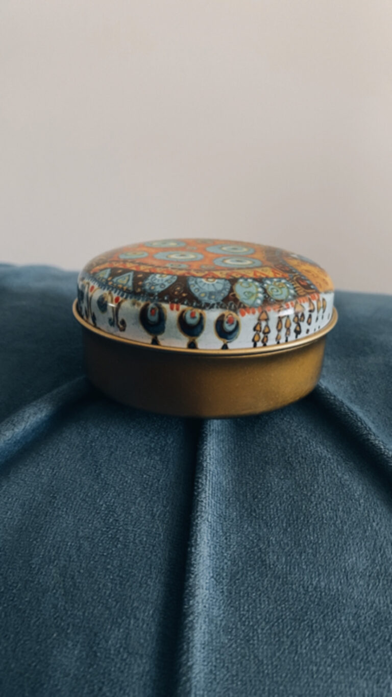 Biography {"eid":"365225564947176","cameraposition":1}